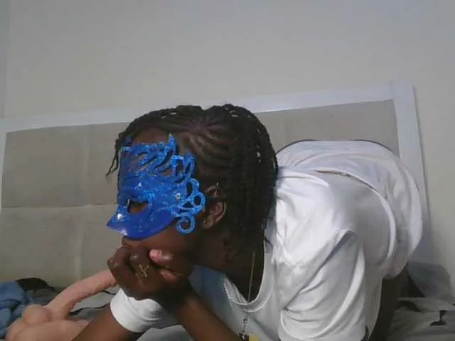 Offline Mamaapussy on BongaCams