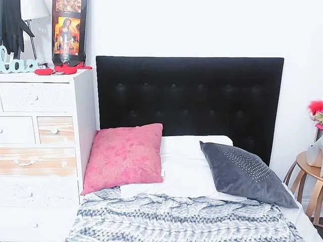 Offline MarinaDirty on BongaCams