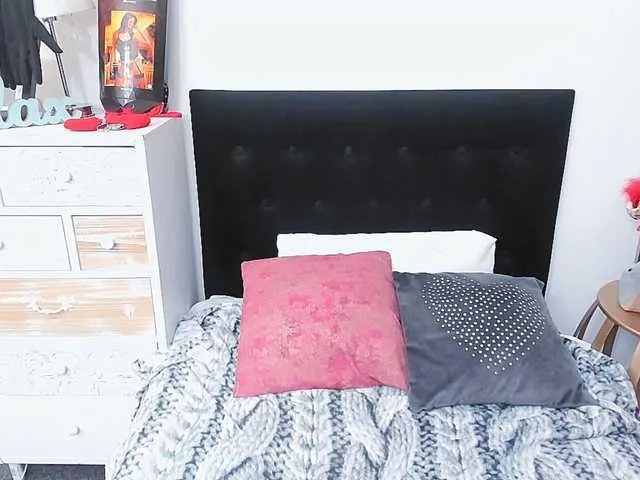 Offline MarinaDirty on BongaCams