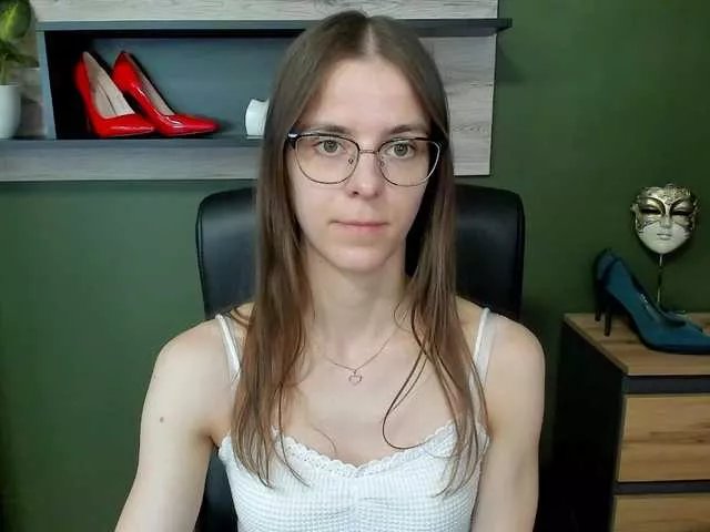 Offline MegiKiss on BongaCams