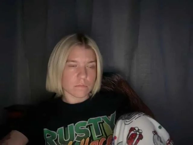 Offline mermaidlexi on BongaCams