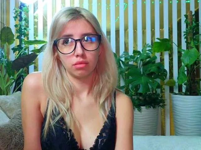 Offline MiaLiaHot on BongaCams