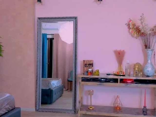 Offline MichelleReys on BongaCams