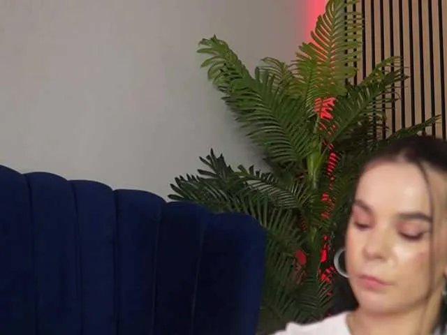 Offline Miss-Denisse on BongaCams