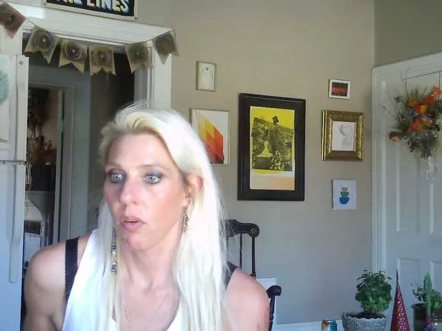 Offline mylfGlama on BongaCams