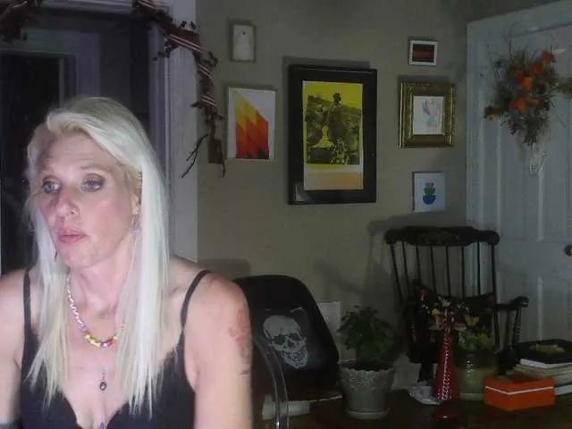 Offline mylfGlama on BongaCams