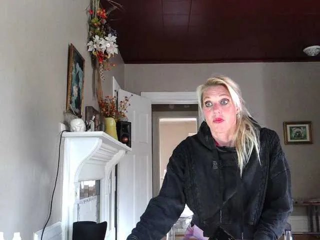 Offline mylfGlama on BongaCams