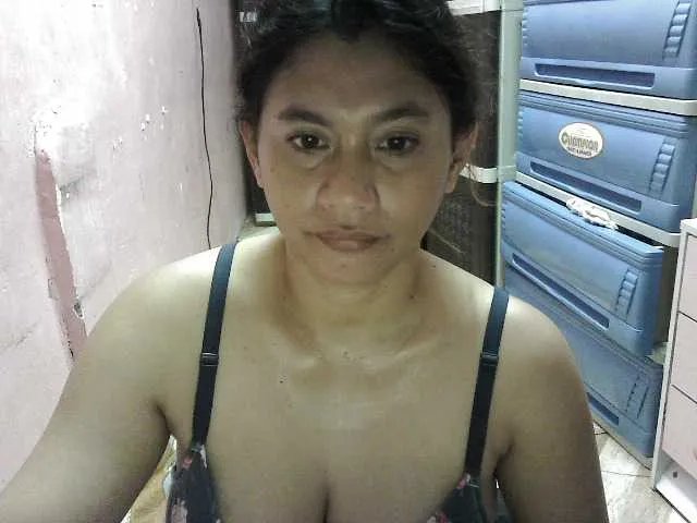 Freechat peenastyfame on BongaCams