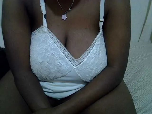 Freechat Pinky4 on BongaCams