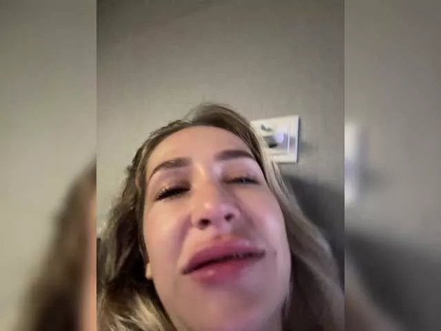 QueenKing on BongaCams 