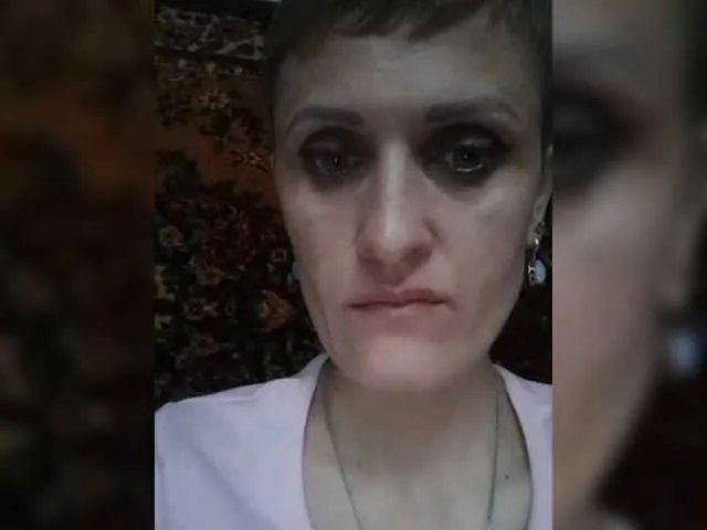 Offline Raisin on BongaCams