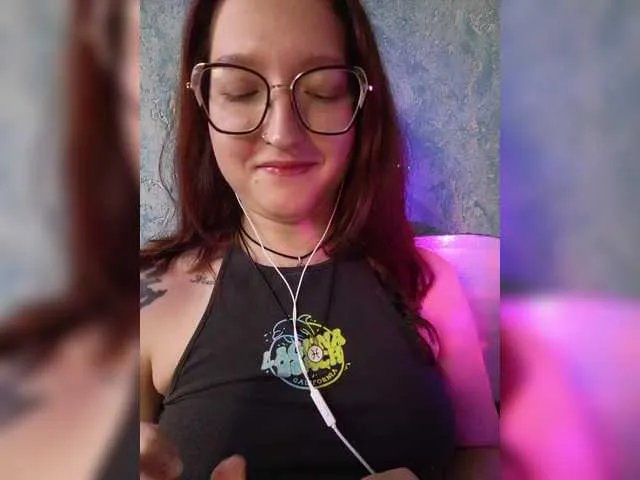 Offline Rosia-Guess on BongaCams