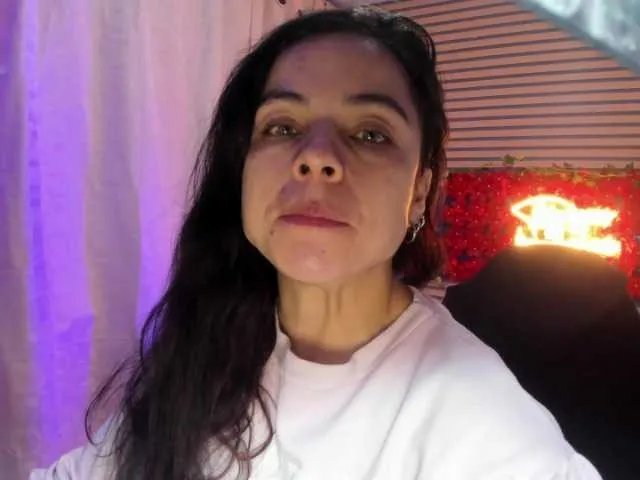 Freechat rosse2504 on BongaCams
