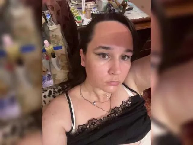 Offline SaliiOnli on BongaCams