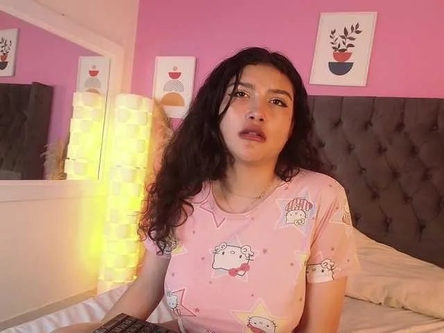 Freechat Sarayland on BongaCams