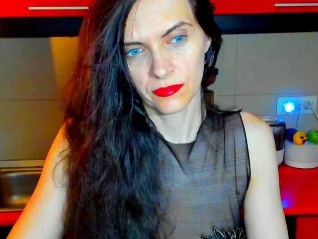 SexQueen11 on BongaCams