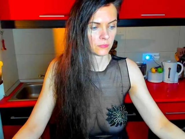 SexQueen11 on BongaCams