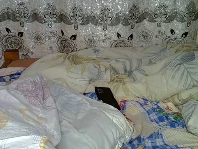 Sexxyqueenss on BongaCams 