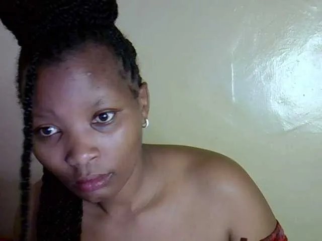 Sexxyqueenss on BongaCams 