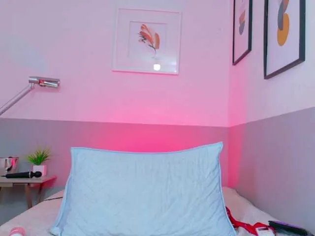 Offline skinnyprinces on BongaCams