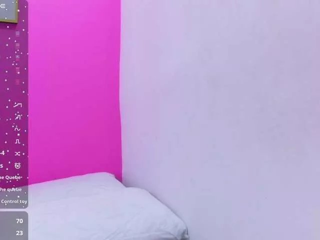 Freechat slutlittlegir on BongaCams