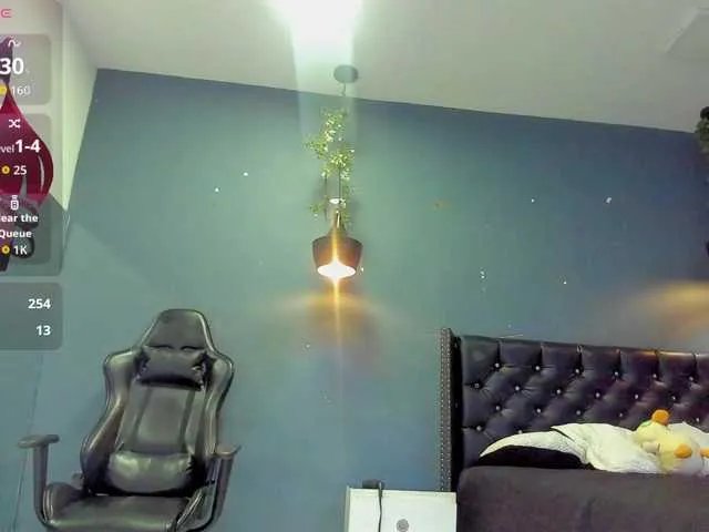 Freechat Sophiietaylor on BongaCams