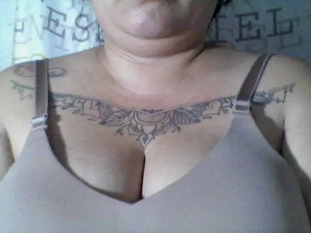 sweetasian33 on BongaCams