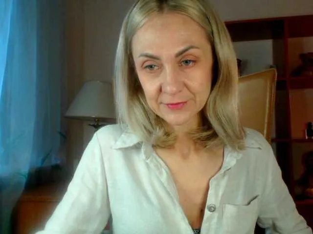 Offline Tanya6547 on BongaCams