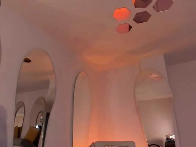 Freechat ValeriaRivera1 on BongaCams