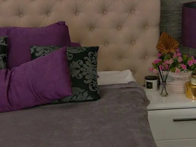 Offline VannyFoxx on BongaCams