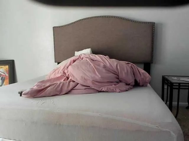 Freechat Yiauana on BongaCams