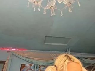 Freechat adrianna777 on CamSoda