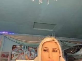 Freechat adrianna777 on CamSoda