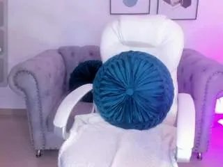 Freechat aida-adams on CamSoda