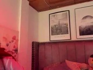 Freechat alaia-cute on CamSoda