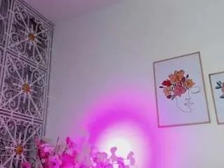 Freechat alana-111 on CamSoda