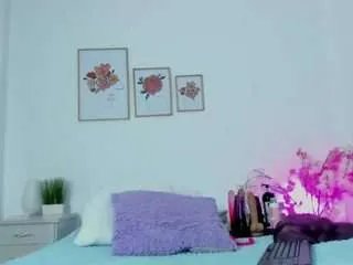 Private alejandra-cortes on CamSoda