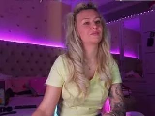 Offline aliciarey on CamSoda