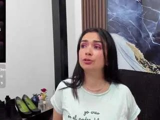 Freechat angeline39 on CamSoda