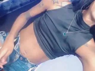 Freechat angiedirty-bitch66 on CamSoda