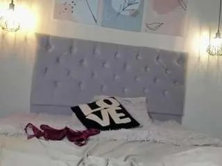 Freechat atenajb on CamSoda