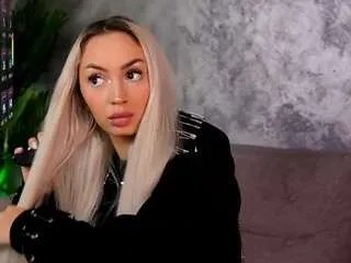 Freechat bambikayy on CamSoda