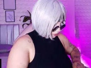 bella-green on CamSoda 