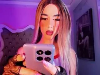 Freechat biancaleah on CamSoda