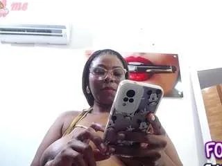 Offline bigbooty-mommy on CamSoda