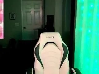 Freechat britteebee on CamSoda