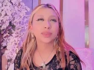 Freechat camillemilano on CamSoda