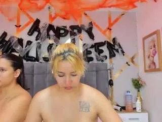 Offline carolinee-torres on CamSoda