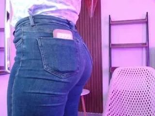 Freechat coral-lise on CamSoda
