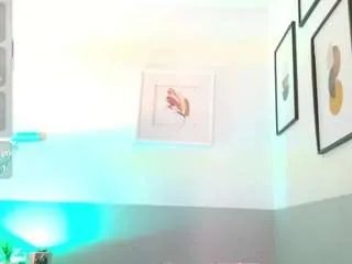 Offline cutepetitee on CamSoda